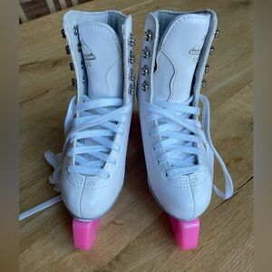 Jackson Ultima Finesse Girls Figure Ice Skates